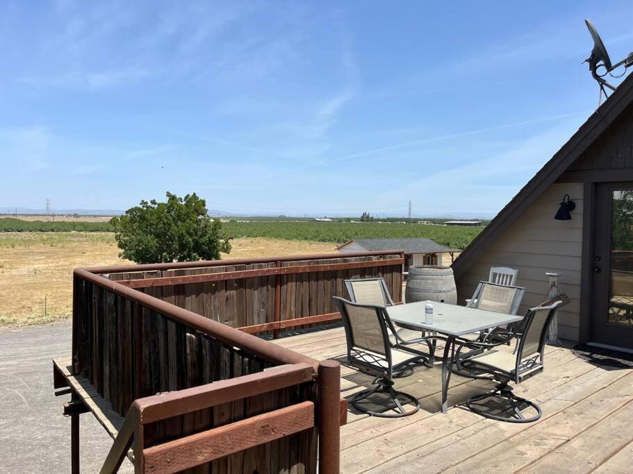 Adorable 1 Bedroom With Pool, And Horse Arena Окдейл Екстер'єр фото
